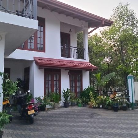 Sun Set Forest Villa Kandy Exterior photo