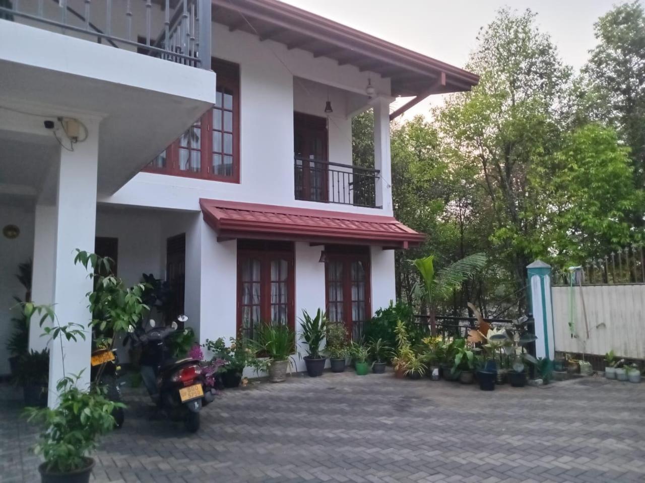 Sun Set Forest Villa Kandy Exterior photo